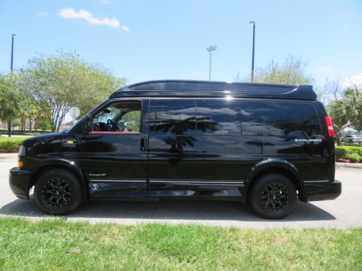 2018 Black /Red GMC Savana G2500 Cargo (1GTW7AFG9J1) with an 6.0L V8 OHV 16V FFV engine, 6A transmission, located at 4301 Oak Circle #19, Boca Raton, FL, 33431, (954) 561-2499, 26.388861, -80.084038 - Photo#9